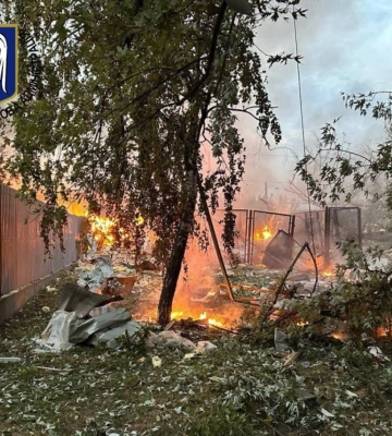 Ракетная атака на Киев: обломки упали в трех районах, есть раненые