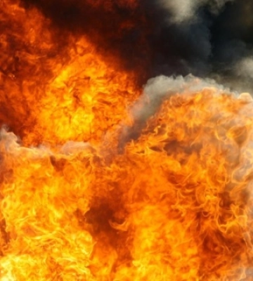 Росіяни вночі поцілили у гуртожиток Херсона, є загиблі та поранені