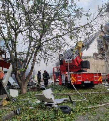 У будівлі готелю в Черкасах після ворожого удару могло бути понад 20 людей - ОВА