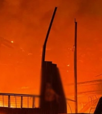 Росіяни тричі вдарили по Дрогобичу: горять цех та будівля складу