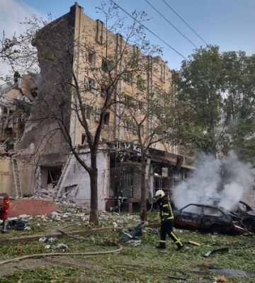 На Львівщині й Рівненщині є влучання, у Черкасах зруйновано готель: наслідки атаки