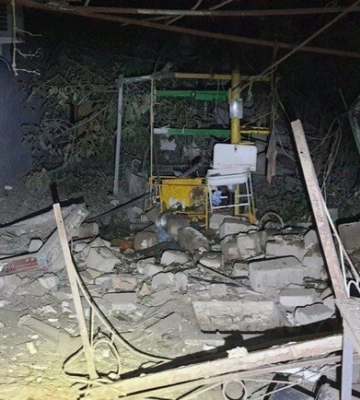 Трое взрослых и 3-месячный мальчик пострадали из-за ночного обстрела Никополя