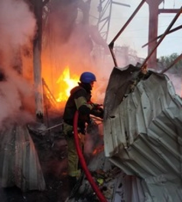 Уламки впали в кількох районах Києва: всі подробиці про удар 21 вересня