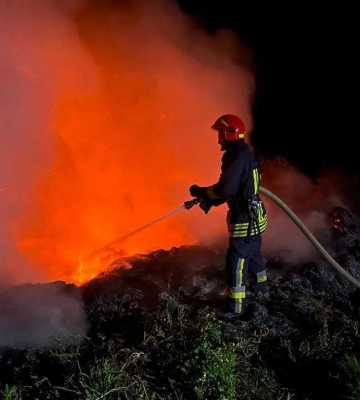 На Волині горіли господарські споруди, солома і сміття, чоловіка з опіками госпіталізували