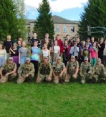 Ліцеїсти з Волині вчилися поводитися зі зброєю