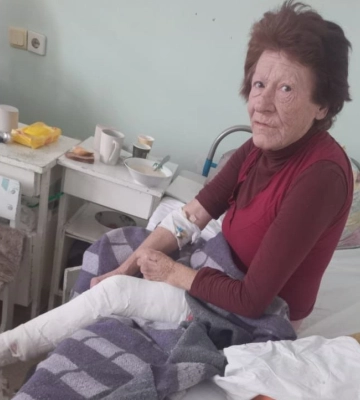 У Шосткинському районі поліцейський врятував поранену внаслідок обстрілу жінку