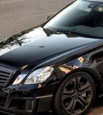 В Киеве заметили редкий Mercedes Brabus, фото