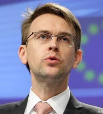 Німецький депутат назвав «ганьбою» заяву Моравецького про зброю для України