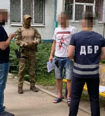У Харкові судитимуть експравоохоронця, який разом зі спільниками вибивав гроші з наркозалежних