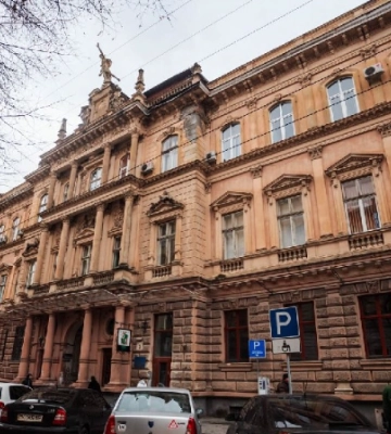У п’ятницю - свято: частину вулиці вулиці Січових Стрільців закриють для проїзду