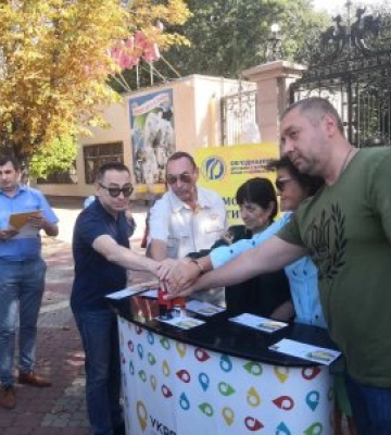 Щоб ці імена залишились в історії. У Миколаєві презентували марки з зображеннями загиблих працівників зоопарку