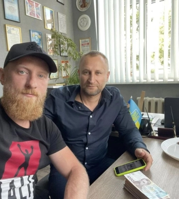 У Луцьку гроші, які зібрали під час публічних заходів, передали для 100-ї бригади тероборони