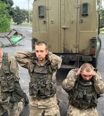 Не стати воєнним злочинцем чи &quot;вантажем 200&quot;: як окупанти здаються в полон