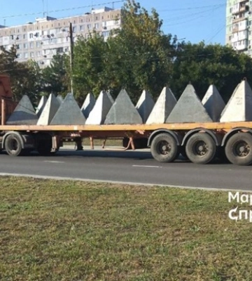 Армия РФ свозит под Мариуполь «зубы дракона» для обороны дороги на Крым