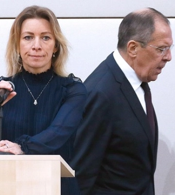 Сотрудник мид рф заразился холерой: во время рабочих перелетов он сидел рядом с лавровым и захаровой - Baza