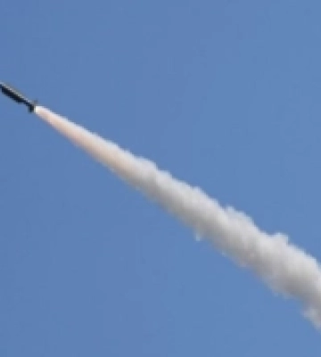 На Київщині уламки ракети впали у Межигір’ї
