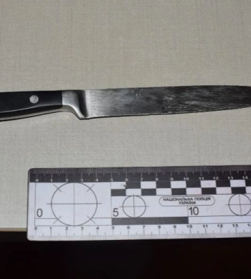 У Києві жінка під час сварки вдарила чоловіка ножем у груди