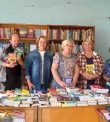 Зібрані під час благодійної акції книжки передані Борозенській бібліотеці