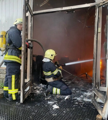 У Києві сталася масштабна пожежа в сервісі побутової техніки