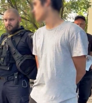 Замах на вбивство водія маршрутки: поліцейські Дніпра затримали 18-річного хлопця