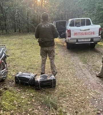 Двоє волинян тягнули до Польщі 4 тисячі пачок сигарет 