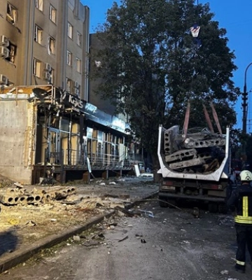 Рятувальні роботи на місці ворожого удару в Черкасах тривають, 11 постраждалих, - ДСНС. ВІДЕО+ФОТОрепортаж