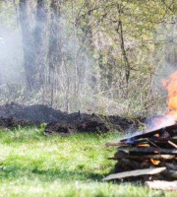 Мешканців Києві та області попереджають про надзвичайний рівень пожежної небезпеки