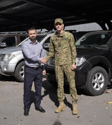 Бійці «Гвардії наступу» отримали від Метінвесту Ахметова пікапів на 3 мільйони гривень