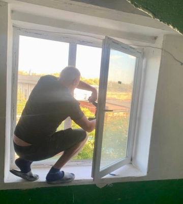 У Рівному вже міняють вікна, пошкоджені вибухами