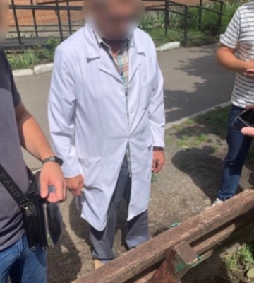 На Черкащині секретар ВЛК та сімейний лікар за хабарі «відмазували» ухилянтів