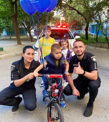 У Кропивницькому правоохоронці здійснили мрію 4-річного хлопчика в його День народження