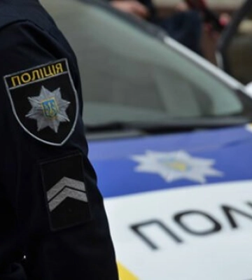 Як у Львові патрульні супроводили жінку, в якої почалися пологи, до лікарні, - ВІДЕО
