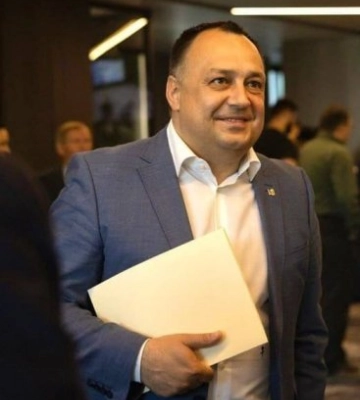 Голова Закарпатської облради Володимир Чубірко не має наміру переносити сесію