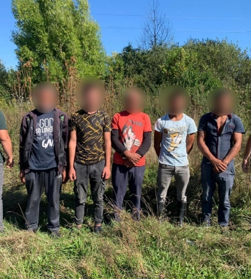27 чоловіків, які намагались порушити кордон затримали прикордонники на Закарпатті