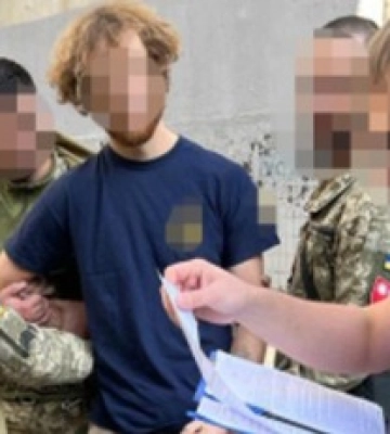 &quot;Добазікався&quot;: на Полтавщині затримали військового, який втік з частини, відео
