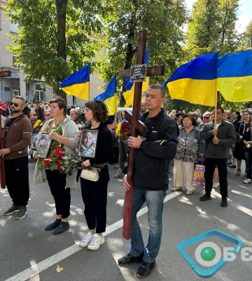 В Харькове простились с волонтерами, которых убила ракета рф в Купянске