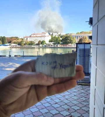 Момент удара ракеты по штабу Черноморского флота рф попал на фото и видео