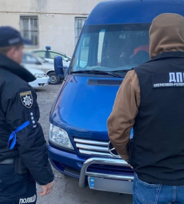 $6 500 за нелегальную переправку мужчин за границу: во Львовской области разоблачили руководителя предприятия