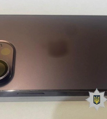 Полювали на смартфони містян: одеські поліцейські повідомили двом іноземцям про підозру у крадіжці та шахрайстві
