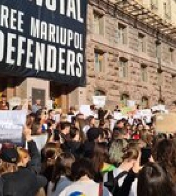 "Брусчаткой не победить. Деньги на ВСУ". В Киеве устроили митинг возле мэрии – фото