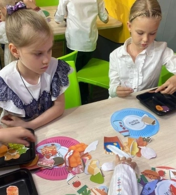 Із заплющеними очима скуштувати продукти: у школах Дніпра вивчали смаки та уподобання учнів