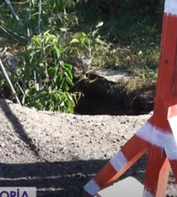 Під Луцьком прорвало трубу від цукрового заводу – сморід на всю округу (відео)