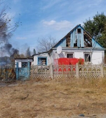 Росіяни атакували дроном мешканця Миколаївки в Херсонській області: чоловіка госпіталізовано