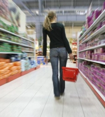 В оккупированном Мелитополе нечистые на руку продавцы обсчитывают покупателей и не дают чеки