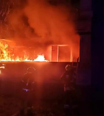 На Дніпропетровщині під час пожежі у квартирі врятували 85-річного чоловіка