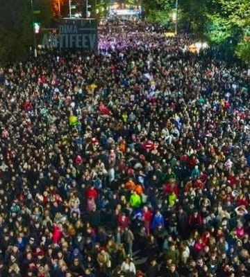 Известный актер Артур Логай, который родом из Мелитополя, поздравил земляков с Днем города – видео