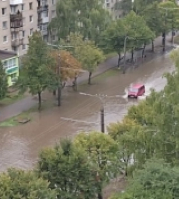 У Луцьку через негоду затопило декілька вулиць