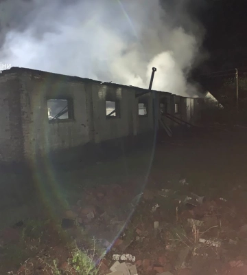 10 автомобілів згоріли під час пожежі на Самбірщині