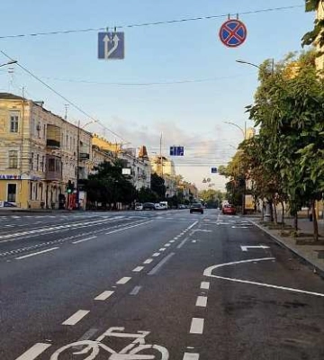 В центрі Одеси комунальники оновили дорожню розмітку