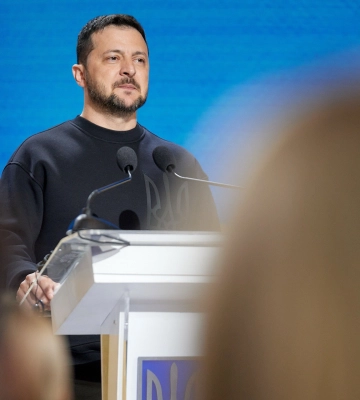 Мариуполь будет жить в Украине. Мелитополь освободим, - Зеленский поздравил с праздником 17 украинских городов, два из которых находятся в оккупации